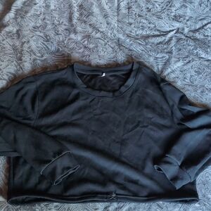 CRZ YOGA Black Women's Cropped Sweatshirt